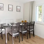 Casa vacanze Quiet House With Garden And Mountain View Lenz