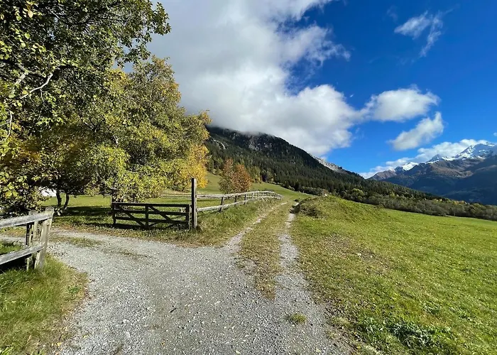 Vakantiehuis Quiet House With Garden&mountain View